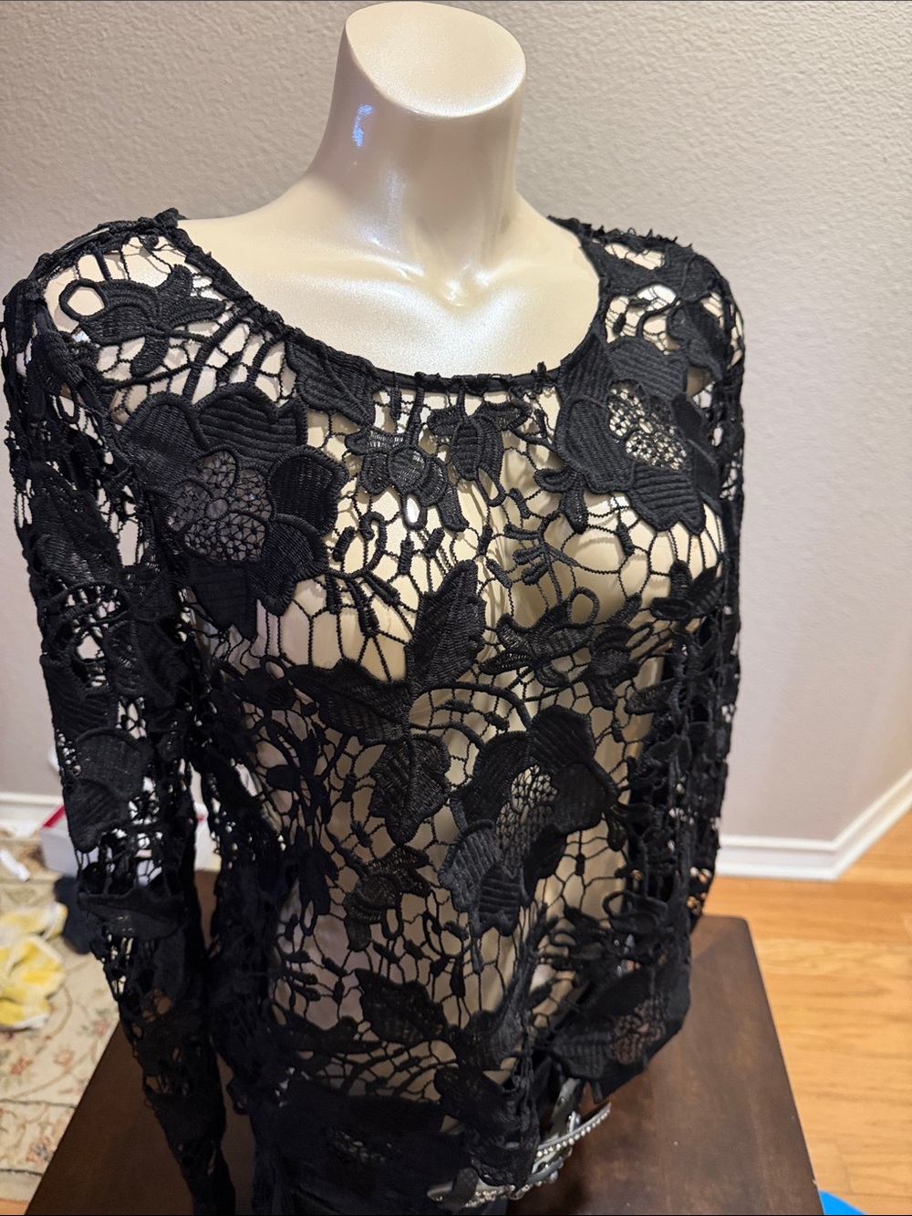 H&M Black Floral Crochet Lace Long Sleeve Tunic Top